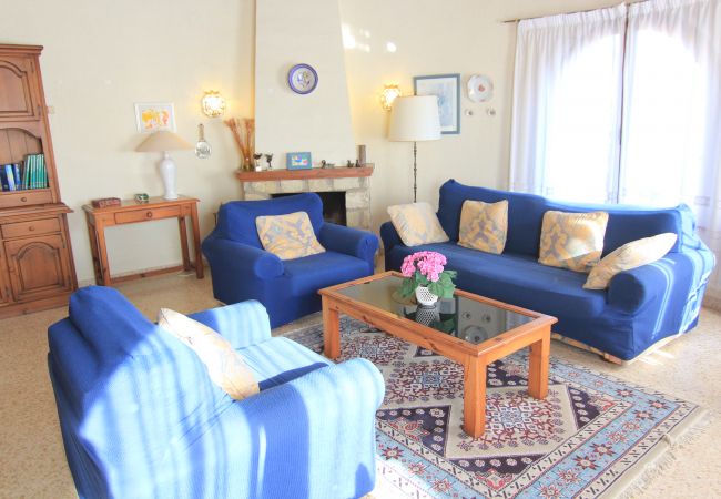 Villa en Calpe - MARYVILLA57-Wifi y Parking Gratis-Cerca Playa. Villa en Calpe - MARYVILLA57-Wifi y Parking Gratis-Cerca Playa.