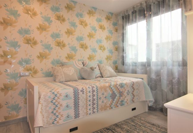 Apartamento en Calpe - ACARI0406-1ºlínea Playa-Wifi y Garaje Gratis. Apartamento en Calpe - ACARI0406-1ºlínea Playa-Wifi y Garaje Gratis.