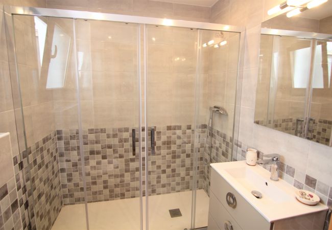 Apartamento en Calpe - ACARI0406-1ºlínea Playa-Wifi y Garaje Gratis. Apartamento en Calpe - ACARI0406-1ºlínea Playa-Wifi y Garaje Gratis.