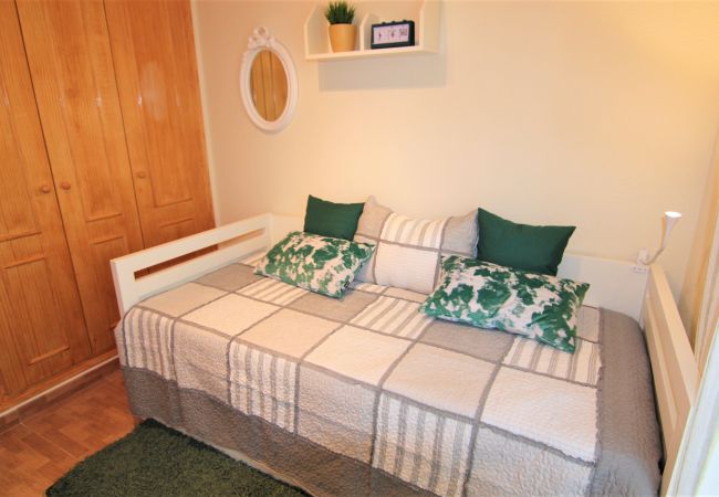 Apartamento en Calpe - APLAYAMAR-1ºlínea Playa-Wifi y Garaje Gratis. Apartamento en Calpe - APLAYAMAR-1ºlínea Playa-Wifi y Garaje Gratis.