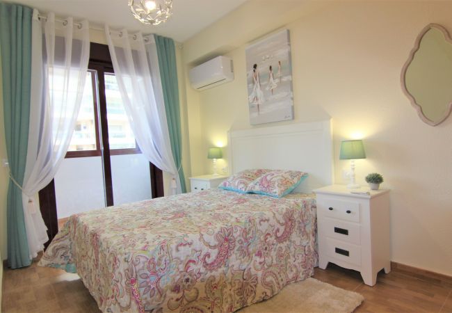 Apartamento en Calpe - APLAYAMAR-1ºlínea Playa-Wifi y Garaje Gratis. Apartamento en Calpe - APLAYAMAR-1ºlínea Playa-Wifi y Garaje Gratis.