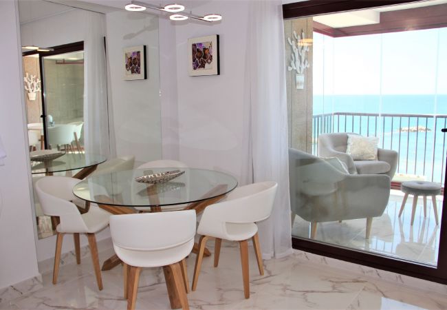 Apartamento en Calpe - APLAYAMAR7-1ºlínea Playa-Wifi y Garaje Gratis. Apartamento en Calpe - APLAYAMAR7-1ºlínea Playa-Wifi y Garaje Gratis.