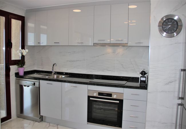 Apartamento en Calpe - APLAYAMAR7-1ºlínea Playa-Wifi y Garaje Gratis. Apartamento en Calpe - APLAYAMAR7-1ºlínea Playa-Wifi y Garaje Gratis.