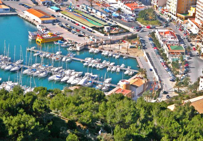 Villa en Calpe - AMUCHOSOL-Piscina-Wifi y Parking Gratis. Villa en Calpe - AMUCHOSOL-Piscina-Wifi y Parking Gratis.