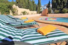 Villa en Calpe - AMUCHOSOL-Piscina-Wifi y Parking Gratis.