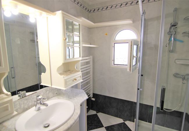 Villa en Calpe - AMIBARCO-Gran Vista-Wifi y Parking Gratis. Villa en Calpe - AMIBARCO-Gran Vista-Wifi y Parking Gratis.