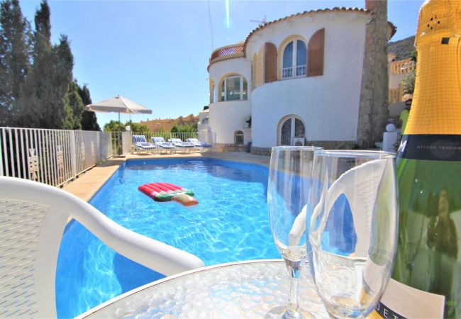 Villa en Calpe - AMIBARCO-Gran Vista-Wifi y Parking Gratis.