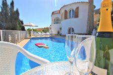 Villa en Calpe - AMIBARCO-Gran Vista-Wifi y Parking Gratis.