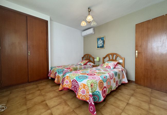 Apartamento en Calpe - ACARIBEQ-1ºlínea Playa-Wifi y Garaje Gratis. Apartamento en Calpe - ACARIBEQ-1ºlínea Playa-Wifi y Garaje Gratis.