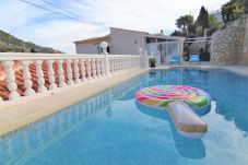 Villa en Calpe - VILLAPILA -Wifi y Parking Gratis-Cerca Playa.