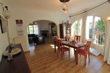 Villa en Calpe - VILLAPILA -Wifi y Parking Gratis-Cerca Playa.