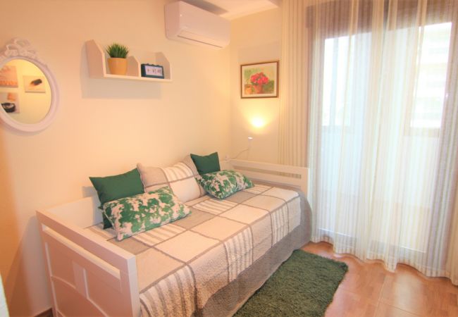 Ferienwohnung in Calpe - APLAYAMAR-1ºlínea Playa-Wifi y Garaje Gratis. Ferienwohnung in Calpe - APLAYAMAR-1ºlínea Playa-Wifi y Garaje Gratis.