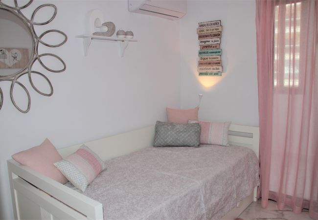 Ferienwohnung in Calpe - APLAYAMAR7-1ºlínea Playa-Wifi y Garaje Gratis. Ferienwohnung in Calpe - APLAYAMAR7-1ºlínea Playa-Wifi y Garaje Gratis.