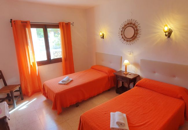 Villa in Calpe - ACAN0916-Wifi y Parking Gratis-Cerca de la Playa. Villa in Calpe - ACAN0916-Wifi y Parking Gratis-Cerca de la Playa.