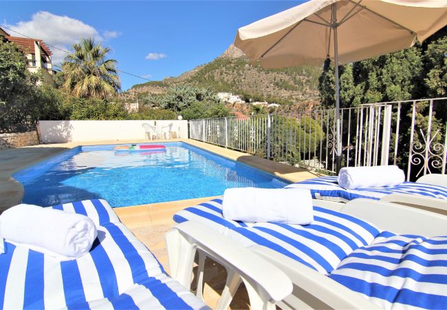 Villa in Calpe - AMIBARCO-Gran Vista-Wifi y Parking Gratis. Villa in Calpe - AMIBARCO-Gran Vista-Wifi y Parking Gratis.