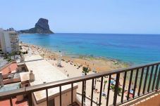 Ferienwohnung in Calpe / Calp - ACARIBEQ-1ºlínea Playa-Wifi y Garaje Gratis.