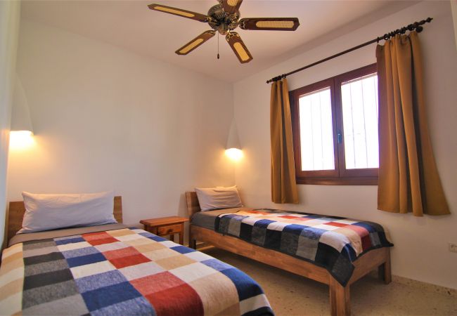 Villa in Calpe - ACAN0114-Wifi y Parking Gratis-Cerca de la Playa. Villa in Calpe - ACAN0114-Wifi y Parking Gratis-Cerca de la Playa.