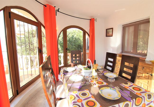 Villa in Calpe - ACAN0306-Wifi y Parking Gratis-Cerca de la Playa. Villa in Calpe - ACAN0306-Wifi y Parking Gratis-Cerca de la Playa.