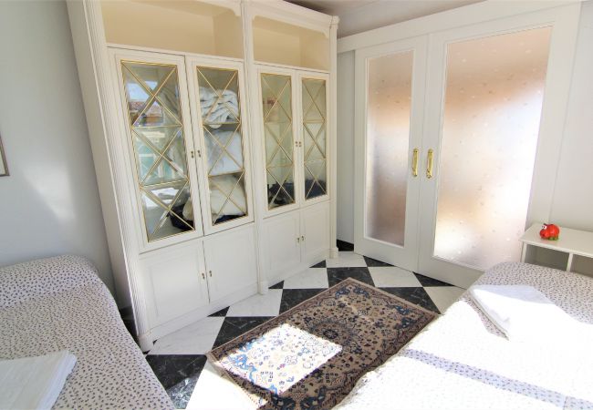 Villa in Calpe - AMIBARCO-Gran Vista-Wifi y Parking Gratis. Villa in Calpe - AMIBARCO-Gran Vista-Wifi y Parking Gratis.