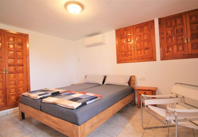 Villa in Calpe - ACAN0114-Wifi y Parking Gratis-Cerca de la Playa. Villa in Calpe - ACAN0114-Wifi y Parking Gratis-Cerca de la Playa.