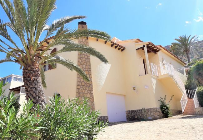Villa/Dettached house in Calpe - MARYVILLA57-Wifi y Parking Gratis-Cerca Playa.