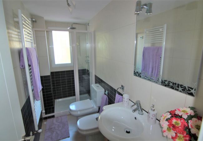 Villa in Calpe - MARYVILLA1220-Wifi y Parking Gratis-Cerca Playa. Villa in Calpe - MARYVILLA1220-Wifi y Parking Gratis-Cerca Playa.