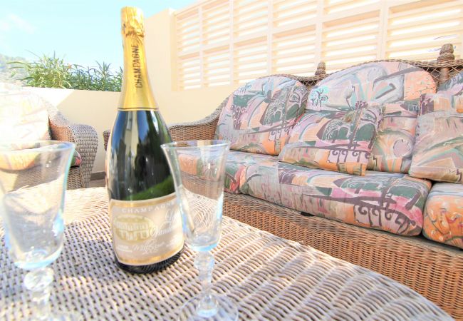 Villa in Calpe - MARYVILLA1220-Wifi y Parking Gratis-Cerca Playa. Villa in Calpe - MARYVILLA1220-Wifi y Parking Gratis-Cerca Playa.