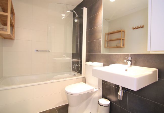 Apartment in Calpe - MIRADORBEACH-1ºlínea Playa-Wifi y Garaje Gratis. Apartment in Calpe - MIRADORBEACH-1ºlínea Playa-Wifi y Garaje Gratis.