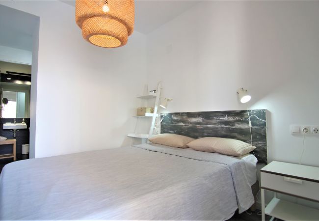 Apartment in Calpe - MIRADORBEACH-1ºlínea Playa-Wifi y Garaje Gratis. Apartment in Calpe - MIRADORBEACH-1ºlínea Playa-Wifi y Garaje Gratis.