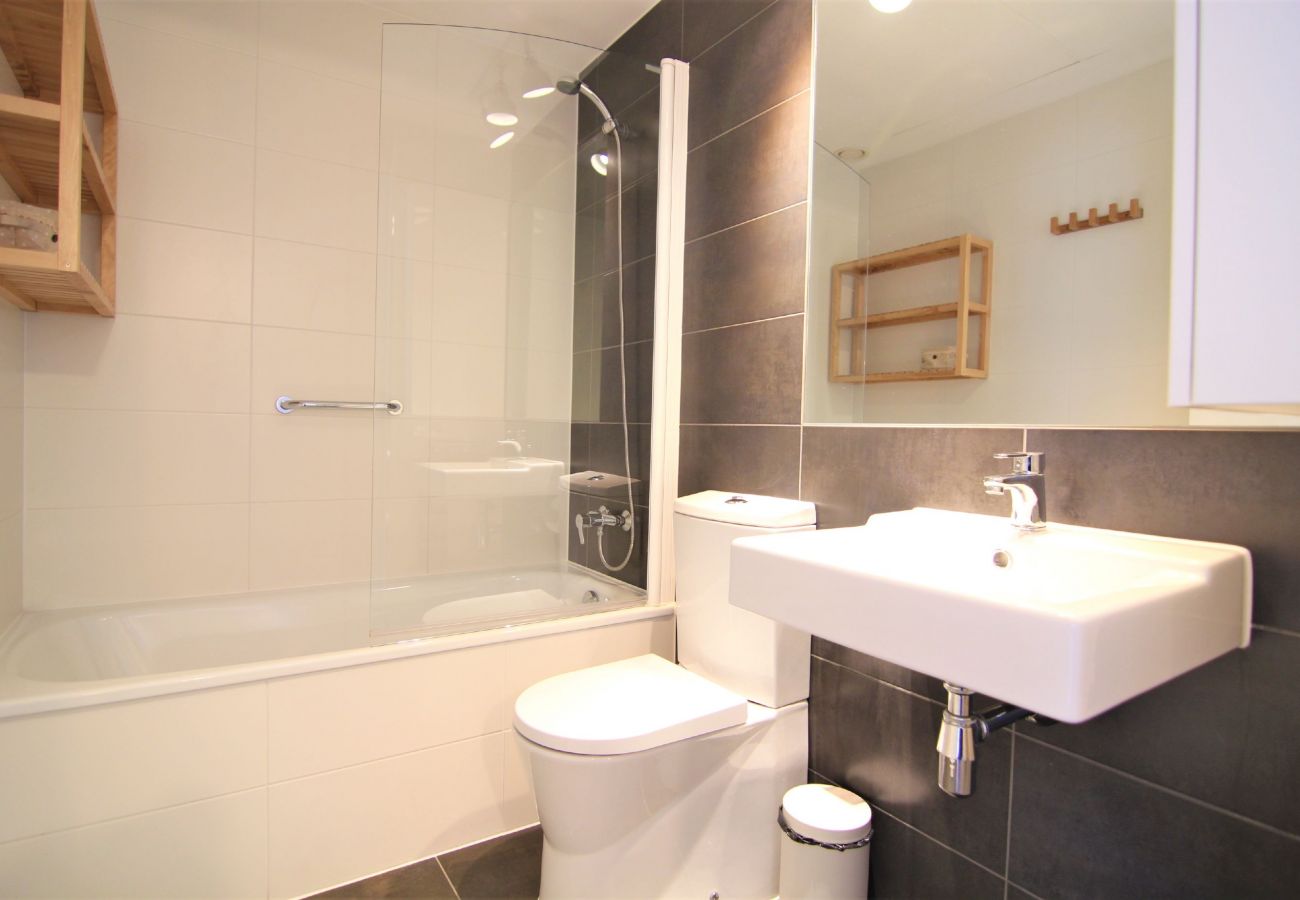 Apartment in Calpe / Calp - MIRADORBEACH-1ºlínea Playa-Wifi y Garaje Gratis. Apartment in Calpe / Calp - MIRADORBEACH-1ºlínea Playa-Wifi y Garaje Gratis.