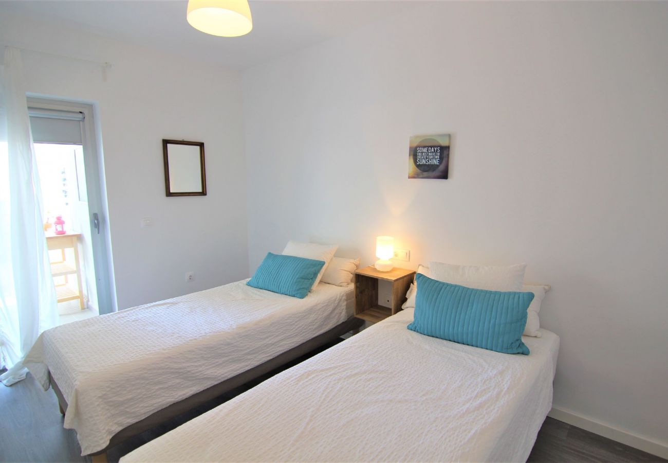 Apartment in Calpe / Calp - MIRADORBEACH-1ºlínea Playa-Wifi y Garaje Gratis. Apartment in Calpe / Calp - MIRADORBEACH-1ºlínea Playa-Wifi y Garaje Gratis.