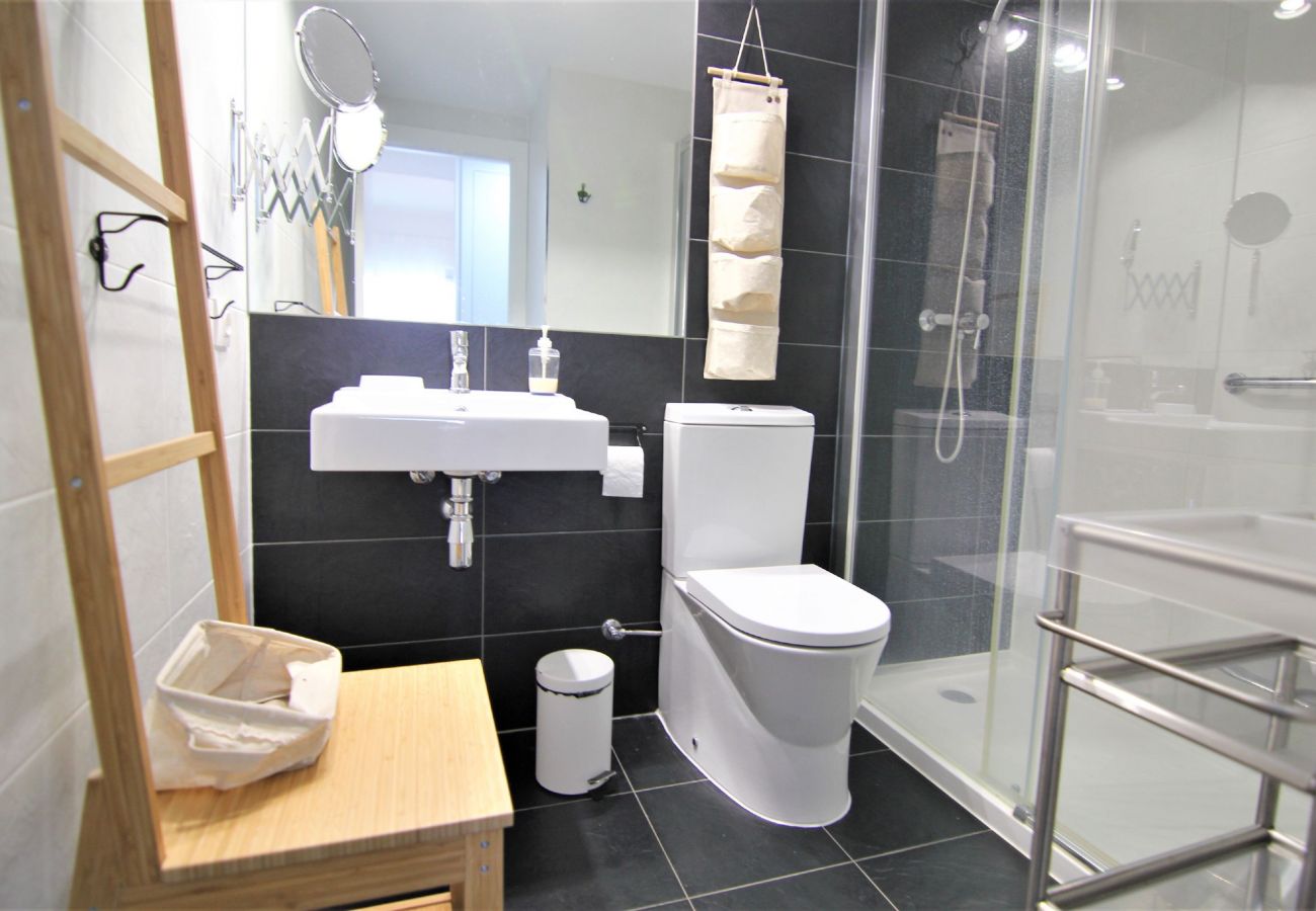 Apartment in Calpe / Calp - MIRADORBEACH-1ºlínea Playa-Wifi y Garaje Gratis. Apartment in Calpe / Calp - MIRADORBEACH-1ºlínea Playa-Wifi y Garaje Gratis.