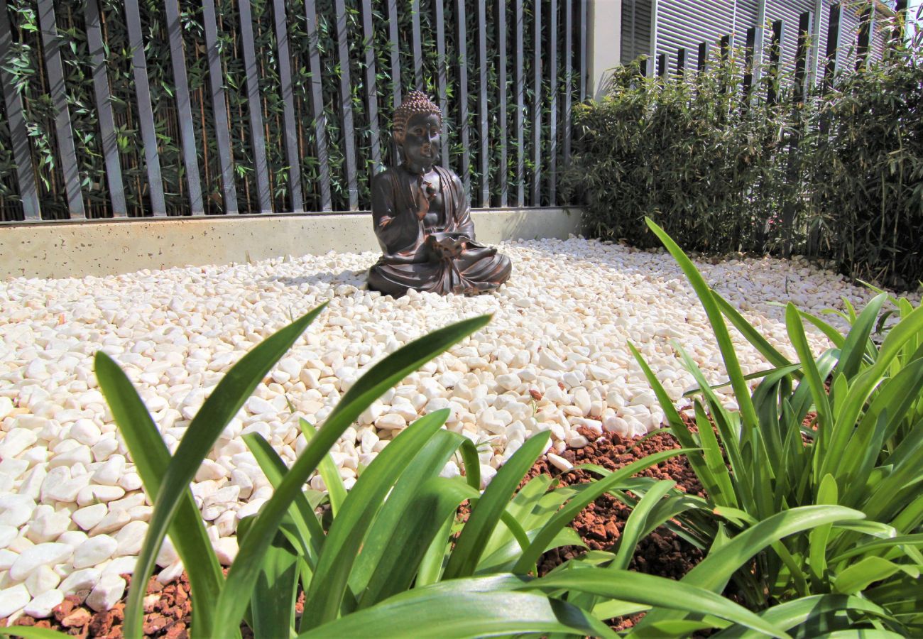 Apartment in Calpe / Calp - MIRADORBEACH-1ºlínea Playa-Wifi y Garaje Gratis. Apartment in Calpe / Calp - MIRADORBEACH-1ºlínea Playa-Wifi y Garaje Gratis.