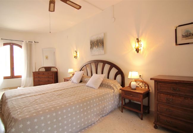 Villa in Calpe - VILLAVENUS-Gran Vista-Wifi y Parking Gratis. Villa in Calpe - VILLAVENUS-Gran Vista-Wifi y Parking Gratis.