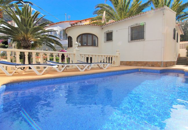 Villa/Dettached house in Calpe - ACAN0114-Wifi y Parking Gratis-Cerca de la Playa.