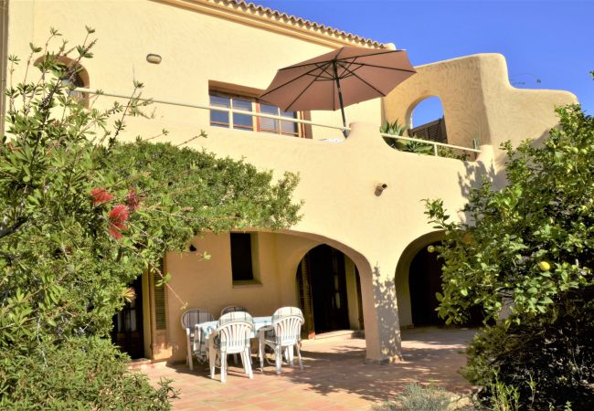 Villa à Calpe - AMUCHOSOL-Piscina-Wifi y Parking Gratis. Villa à Calpe - AMUCHOSOL-Piscina-Wifi y Parking Gratis.