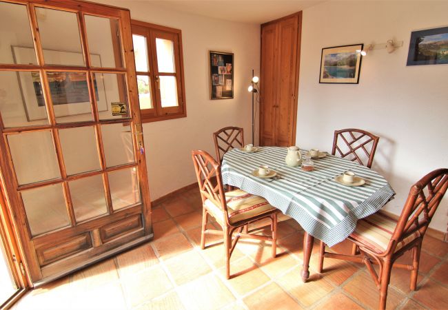 Villa à Calpe - AMUCHOSOL-Piscina-Wifi y Parking Gratis. Villa à Calpe - AMUCHOSOL-Piscina-Wifi y Parking Gratis.