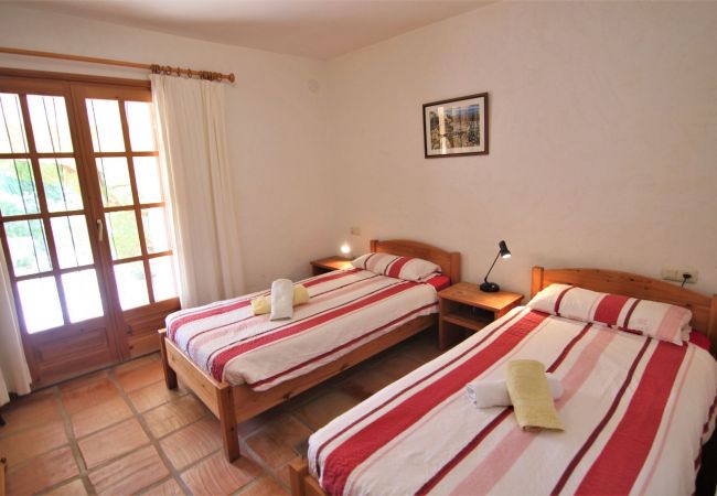 Villa à Calpe - AMUCHOSOL-Piscina-Wifi y Parking Gratis. Villa à Calpe - AMUCHOSOL-Piscina-Wifi y Parking Gratis.