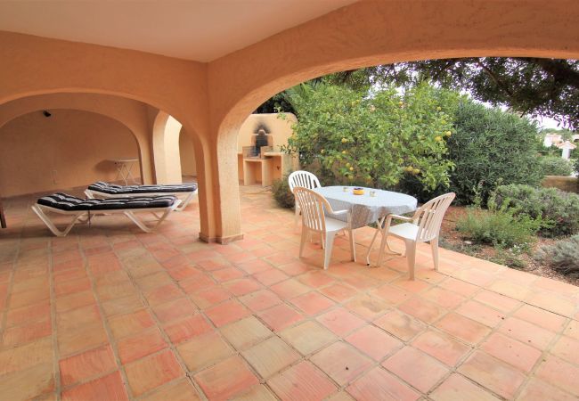 Villa à Calpe - AMUCHOSOL-Piscina-Wifi y Parking Gratis. Villa à Calpe - AMUCHOSOL-Piscina-Wifi y Parking Gratis.