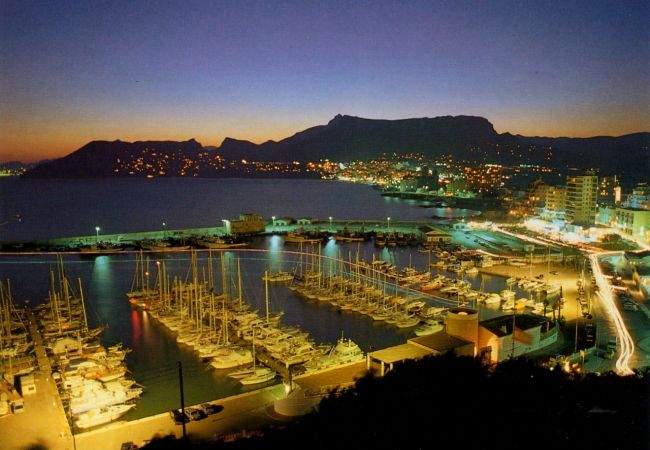 Villa à Calpe - AMUCHOSOL-Piscina-Wifi y Parking Gratis. Villa à Calpe - AMUCHOSOL-Piscina-Wifi y Parking Gratis.