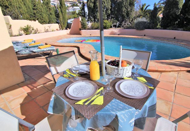 Villa à Calpe - AMUCHOSOL-Piscina-Wifi y Parking Gratis. Villa à Calpe - AMUCHOSOL-Piscina-Wifi y Parking Gratis.