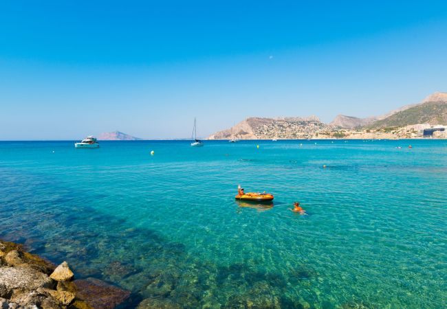 Апартаменты на Calpe - ACARIBEQ-1ºlínea Playa-Wifi y Garaje Gratis. Апартаменты на Calpe - ACARIBEQ-1ºlínea Playa-Wifi y Garaje Gratis.